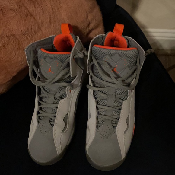 Nike Jordans True Flight Wolf Gray Orange - Picture 2 of 8